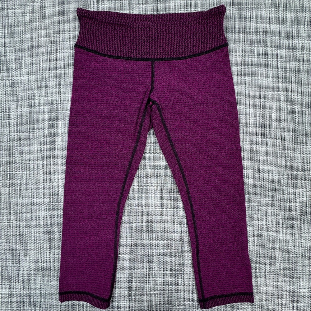 Lululemon Cropped Leggings Womens 8 Purple Black Textured Yoga Workout Pants